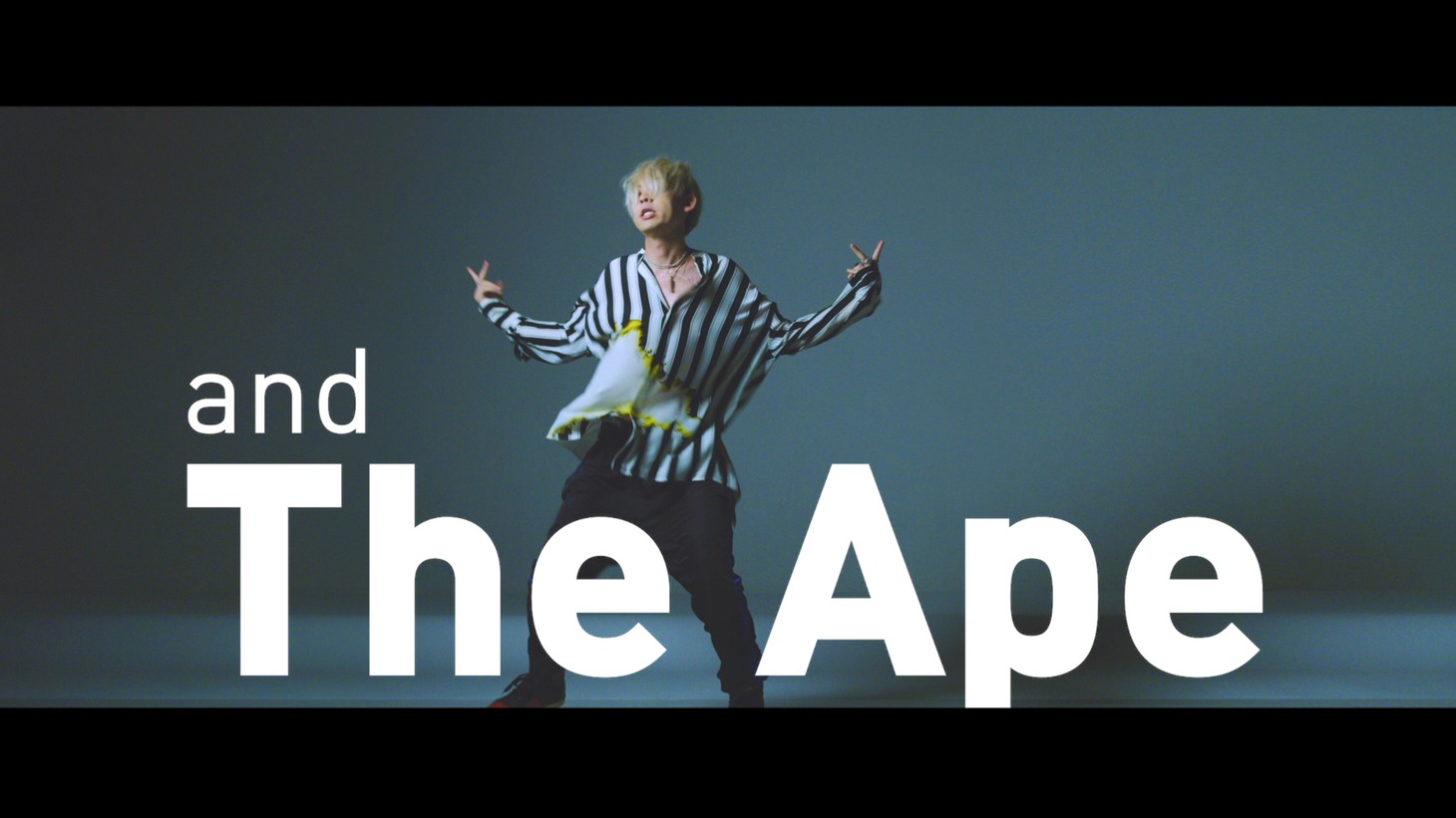 TeddyLoid「Two Dawgz and The Ape feat. Paloalto & SALU」のワンシーン。