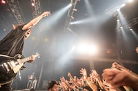 こやまたくや（G, Vo / ヤバイTシャツ屋さん）（Photo by KEIJU）