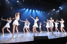 ふわふわ「騒げ！踊れ！歌え！秋の大収穫祭！！～もぎたてを召し上がれ～」の様子。（写真提供：ライジングプロダクション）