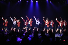 ふわふわ「騒げ！踊れ！歌え！秋の大収穫祭！！～もぎたてを召し上がれ～」の様子。（写真提供：ライジングプロダクション）