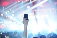 amazarashi「朗読演奏実験空間“新言語秩序”」の様子。