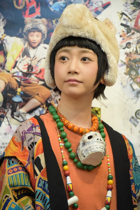 シロに扮した三戸なつめ。