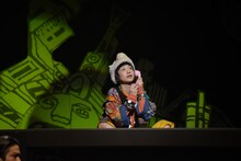 三戸なつめ演じるシロ。