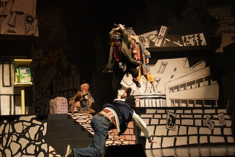 舞台「鉄コン筋クリート」公開ゲネプロより。