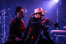 左から藤田淳之介（Sax）、織田祐亮（Tp）（写真提供：SMEレコーズ）