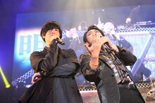 左から夢野幻太郎役の斉藤壮馬、伊弉冉一二三役の木島隆一。（撮影：粂井健太）