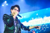 伊弉冉一二三役の木島隆一。（撮影：粂井健太）