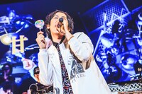 飴村乱数役の白井悠介。（撮影：粂井健太）