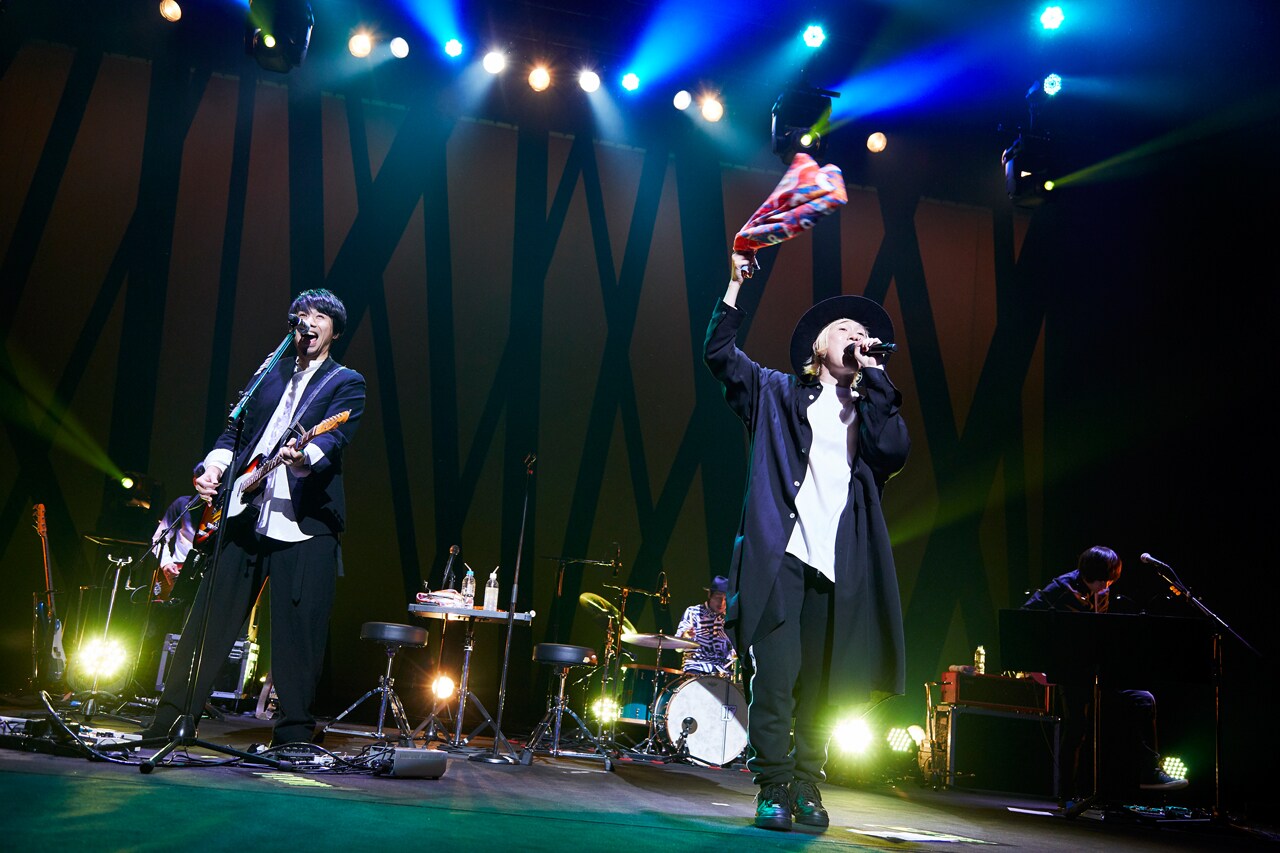 吉田山田、バンドセットの全国ツアー東京で開幕「すごくよかった。今日ここで歌えて」