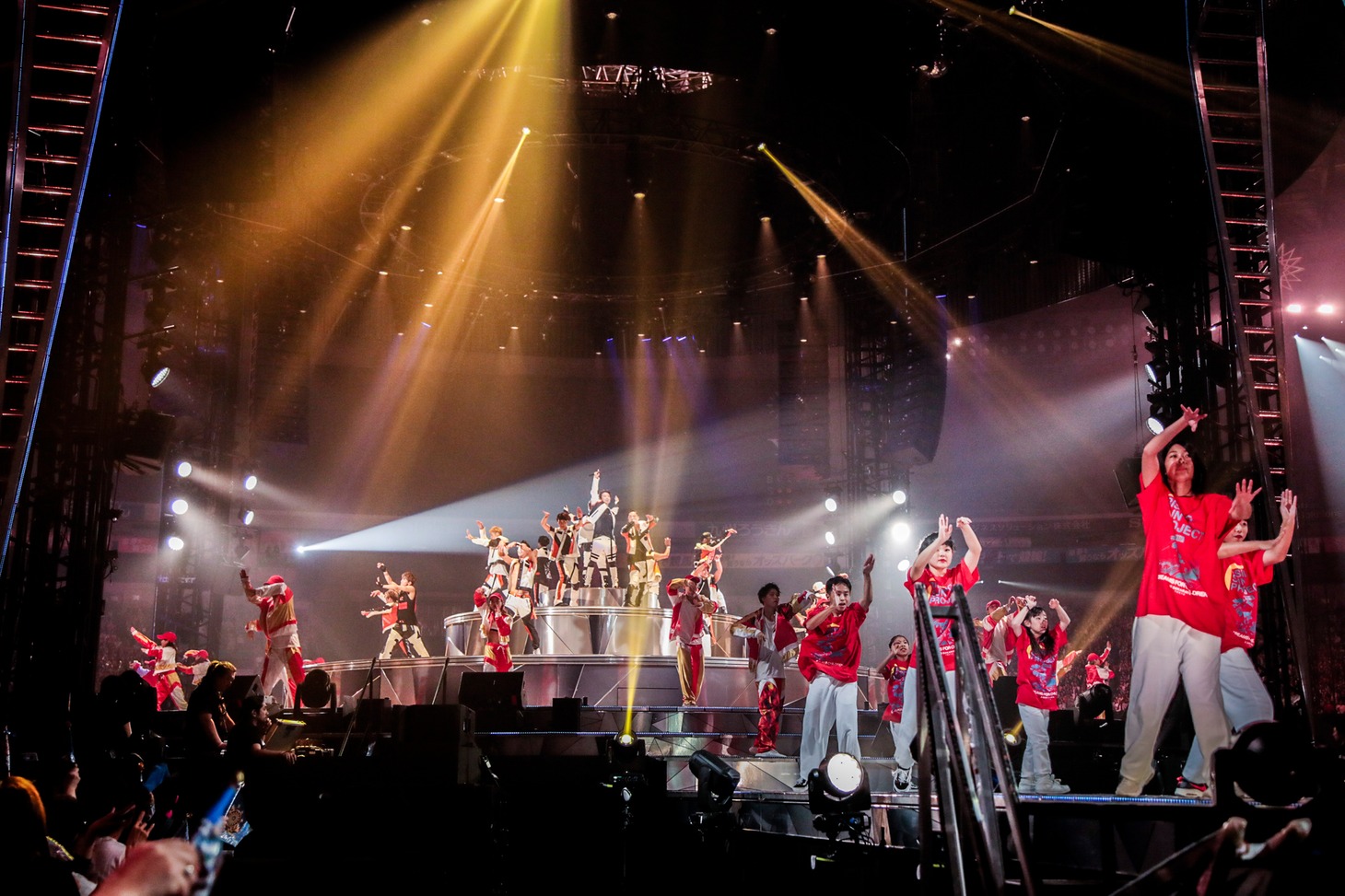 「EXILE LIVE TOUR 2018-2019 "STAR OF WISH"」11月18日公演での「Rising Sun」パフォーマンスの様子。