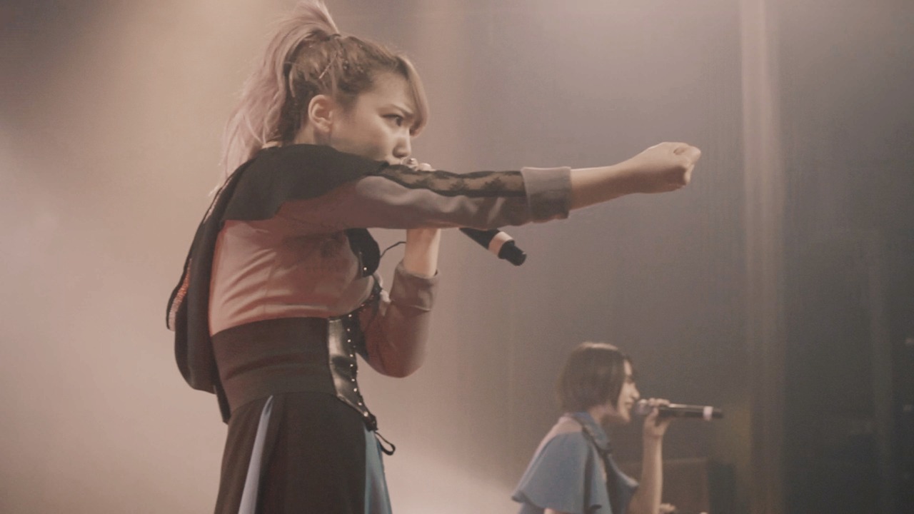 我儘ラキア「There is surely tomorrow」ライブ映像のワンシーン。