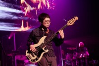 KIRINJI Part2より千ヶ崎学（B, Vo）。（撮影：立脇卓）