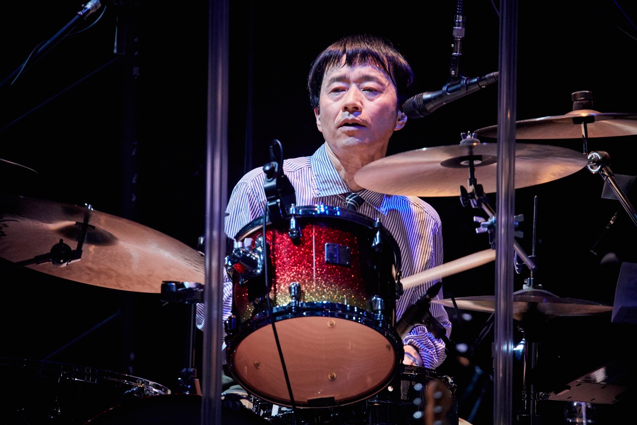 KIRINJI Part2より楠均（Dr, Perc, Vo）。（撮影：立脇卓）