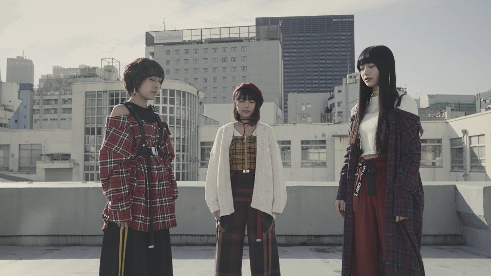 J☆Dee'Z「明日も、世界は回るから。」ドキュメンタリーミュージックビデオより。