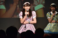 「チクタク！キタコレ！体内時計対決」に挑戦する小泉遥香（手前）。