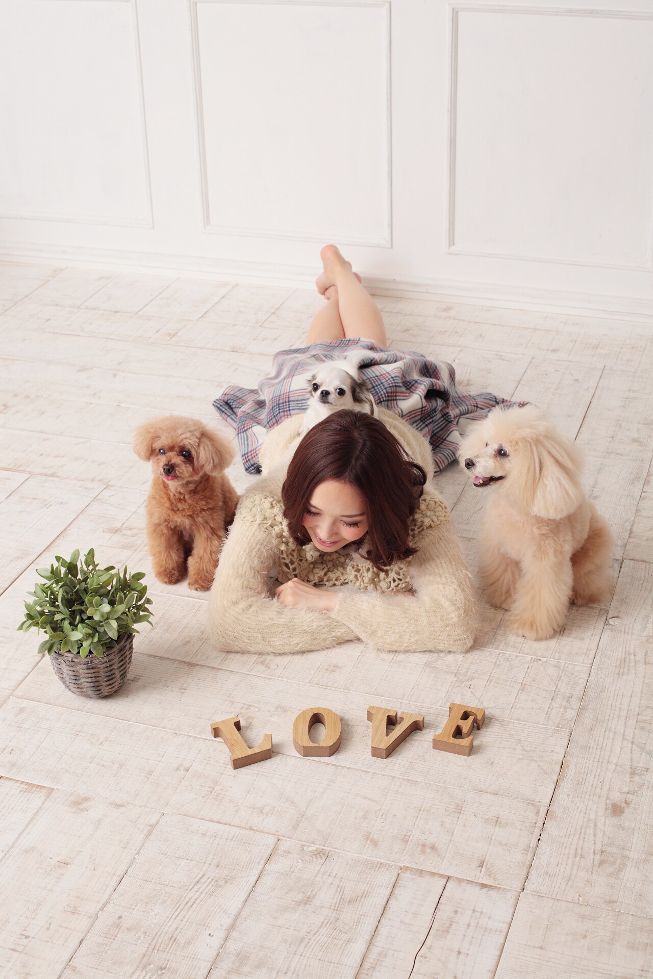 愛内里菜(垣内りか)【FC限定】商品&会報14冊&冊子&切り抜きなど