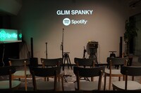 GLIM SPANKY「LOOKING FOR THE MAGIC」リスニングパーティの様子。（写真提供：スポティファイ）