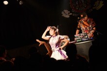 「代官山LOOP 10周年記念KOTO 4thワンマンライブ～フォースインパクト～」の様子。（撮影：Hitoshi Tanaka）