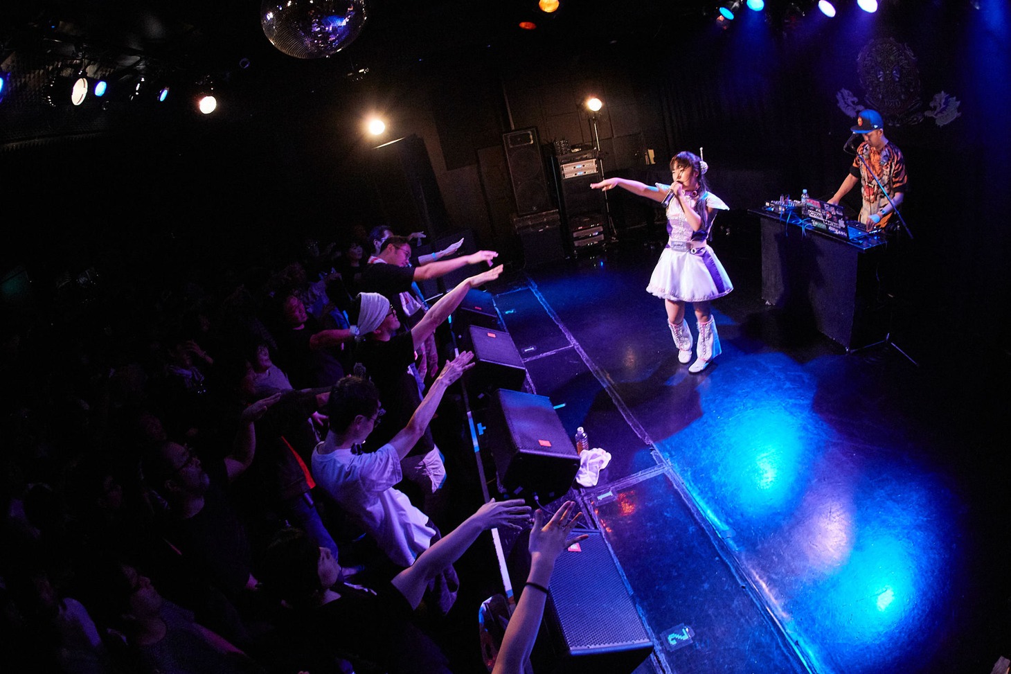 「代官山LOOP 10周年記念KOTO 4thワンマンライブ～フォースインパクト～」の様子。（撮影：Hitoshi Tanaka）