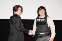 左から武田真治、ジャッキーちゃん。