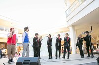 CUBERS「5th SG『SHOOTING STAR』発売記念～Let's start it. It's TOUR～」神奈川・たまプラーザテラス ゲートプラザ1F フェスティバルコート公演の様子。（撮影：牛島康介）