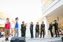 CUBERS「5th SG『SHOOTING STAR』発売記念～Let's start it. It's TOUR～」神奈川・たまプラーザテラス ゲートプラザ1F フェスティバルコート公演の様子。（撮影：牛島康介）