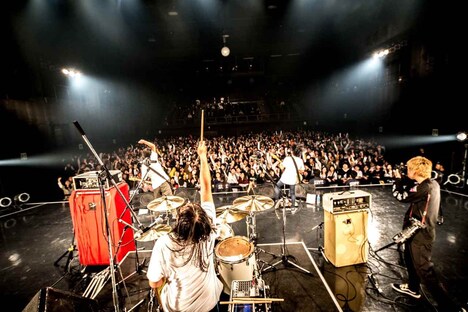 EVERLONG（Photo by Akira"TERU"Sugihara）