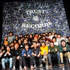 EVERLONG、ENTHら12組がレーベル愛見せた「TRUST NIGHT」終幕