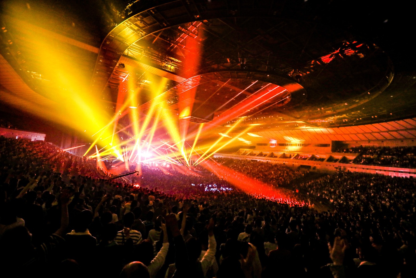 Suchmos「Suchmos THE LIVE YOKOHAMA」神奈川・横浜アリーナ公演の様子。（Photo by Kayo Sekiguchi）