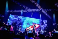 Suchmos「Suchmos THE LIVE YOKOHAMA」神奈川・横浜アリーナ公演の様子。（Photo by Shun Komiyama）