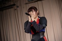 BiSH「stereo future」披露時のアイナ・ジ・エンド。