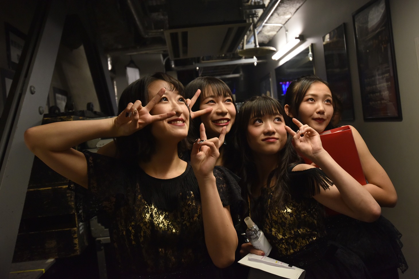 開演直前の東京女子流。