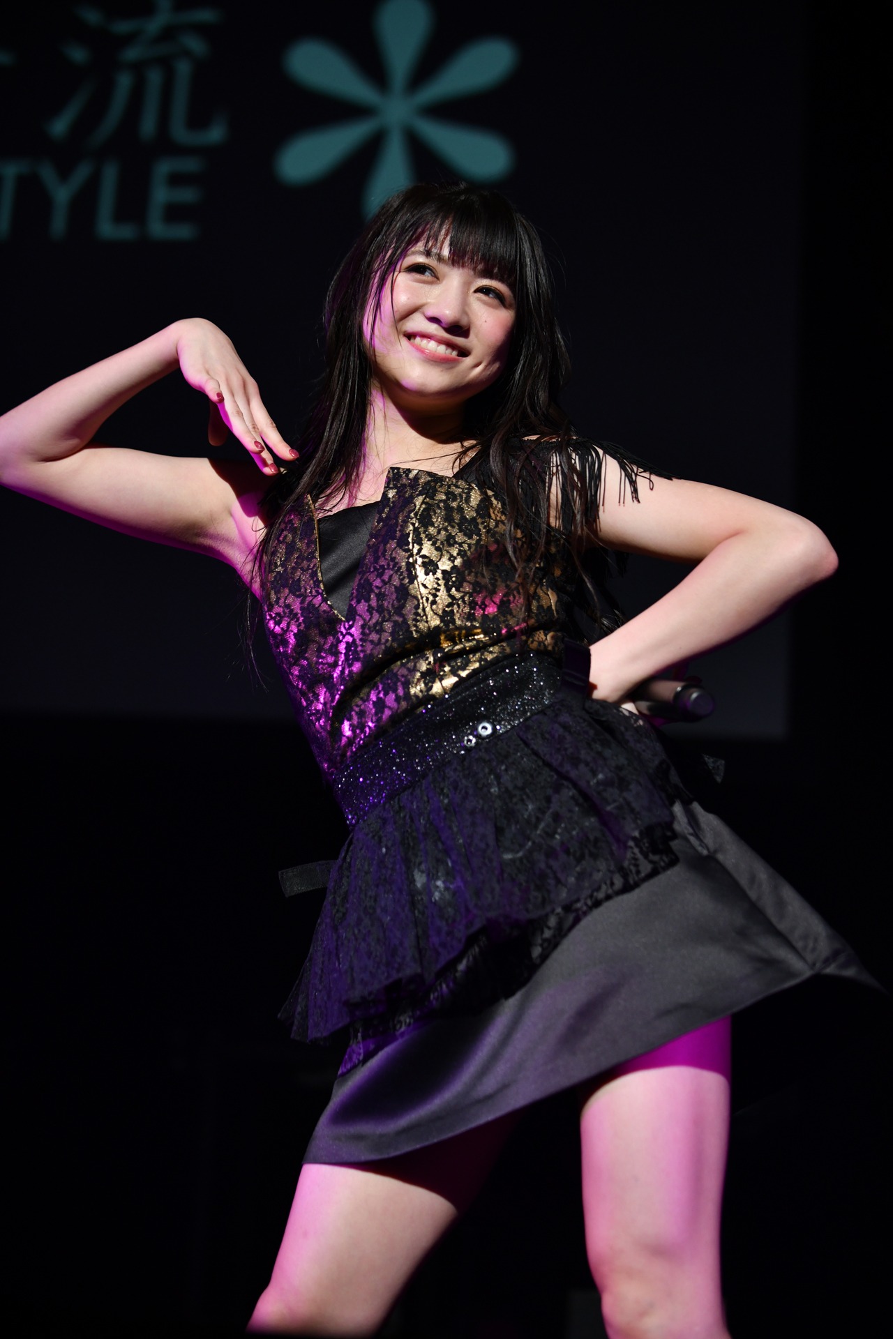 新井ひとみ