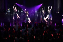 東京女子流「STARTING OVER! "DISCOGRAPHY" CASE OF TGS -TGS00～TGS32-」の様子。