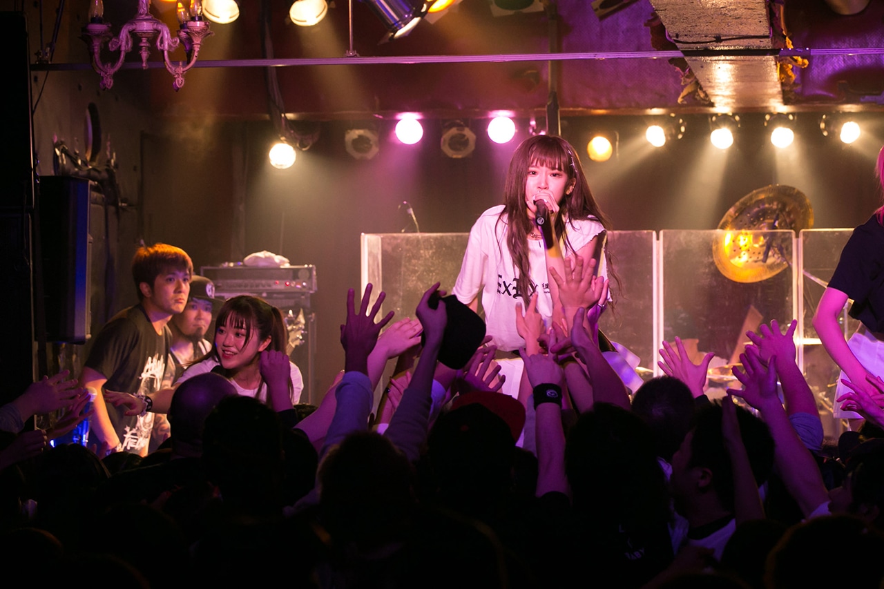 LADYBABY「ExEx –The CHAOS NIGHT‐」の様子。（撮影：小林公士）