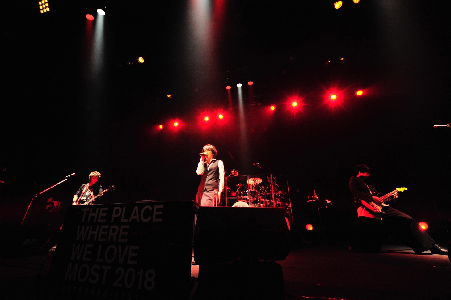 「SID 15th Anniversary LIVE HOUSE TOUR『いちばん好きな場所 2018』」東京・マイナビBLITZ赤坂公演の様子。（撮影：今元秀明）