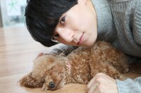 ユースケとトイプードル。