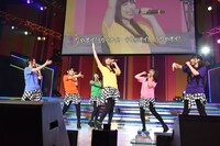 「イロドリミドリ LIVE'18 ～第2話『Over the 7 Lights』～」の様子。