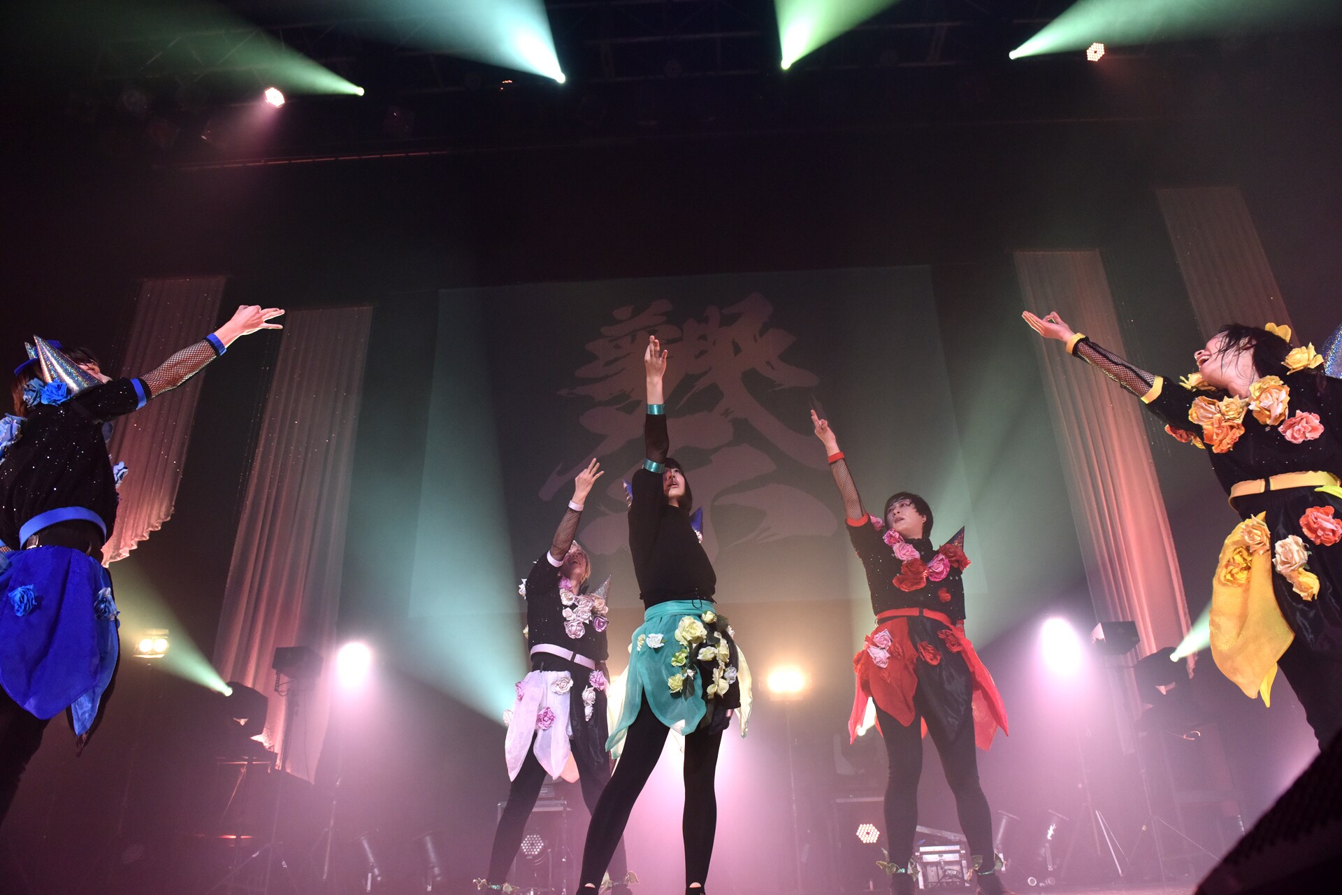 夢眠ねむ、大好きな仲間と10年史を総括「夢眠祭」でんぱ組.incも