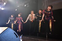 コッパーさんと「ミルクデイ」をパフォーマンスするRYUTist。