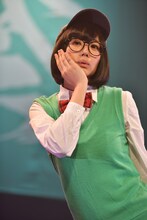 ポーズを決める夢眠ねむ。