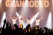「GRANRODEO LIVE 2018 KISHOW 宇部凱旋 ロデオぶるとっぴん ～暑ぅてわやになりそうじゃけえ皆でぶち盛り上がろうや～」の様子。