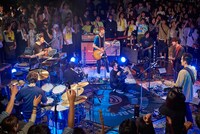 ASIAN KUNG-FU GENERATION「SPACE SHOWER TV "LIVE with YOU"」収録中の様子。（Photo by Terukazu Sugino）