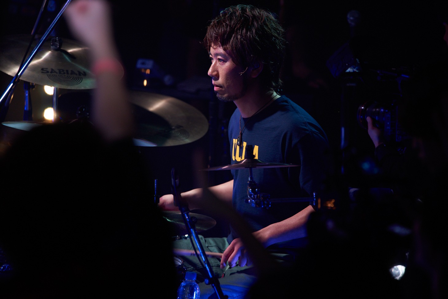 伊地知潔（Dr）（Photo by Terukazu Sugino）