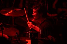 伊地知潔（Dr）（Photo by Terukazu Sugino）