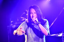 吉田涼（Vo / SABANNAMAN）（撮影：清水ケンシロウ）