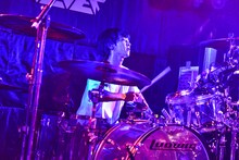 與那城直記（Dr / SABANNAMAN）（撮影：清水ケンシロウ）