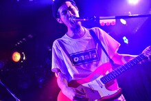 上田雄（G / SABANNAMAN）（撮影：清水ケンシロウ）