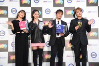 左から須田アンナ、藤井夏恋、数原龍友、白濱亜嵐。