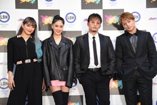 左から須田アンナ、藤井夏恋、数原龍友、白濱亜嵐。